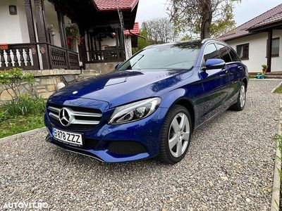 Culoarealbastru Second-hand 2016 Mercedes C220 Avantgarde Break | 17.999 EUR (Preț OK)