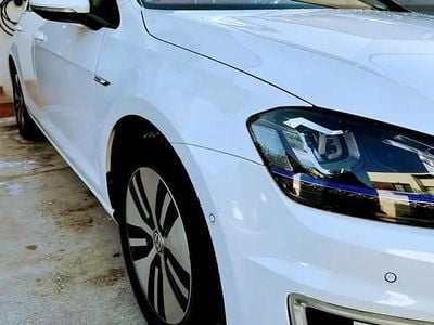 Alb Utilizat 2015 VW e-Golf Hatchback | 9.900 EUR (Preț OK)