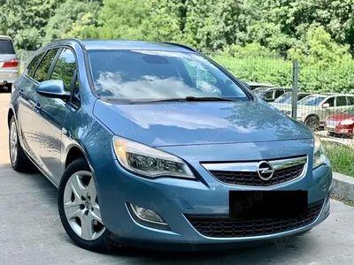 Utilizat 2011 Opel Astra Sport Berlinǎ | 4.600 EUR (Scump)