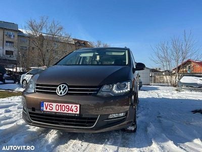 Second-hand VW Sharan Style 140 CP (102 kW) 2013 Culoaremaro Monovolum