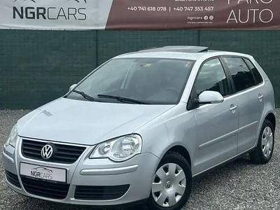 Argintiu Utilizat 2008 VW Polo Hatchback | 2.950 EUR (Puțin scump)