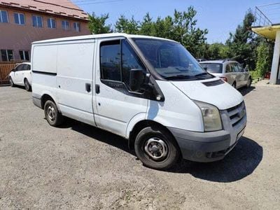 Alb Utilizat 2006 Ford Transit Monovolum | 2.490 EUR