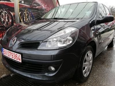 Gri Utilizat 2006 Renault Clio II Hatchback | 2.950 EUR