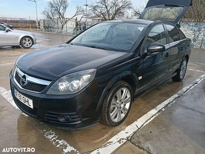 Culoarenegru Second-hand 2008 Opel Vectra Elegance Hatchback | 2.850 EUR