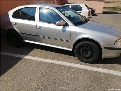 Gri Utilizat 2005 Skoda Octavia Berlinǎ | 2.800 EUR (Scump)
