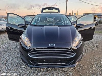 Second-hand Ford Fiesta 90 CP (66 kW) 2014 Culoarenegru Hatchback