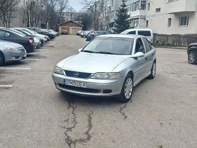 Second-hand Opel Vectra 125 CP (91 kW) 2000 Berlinǎ