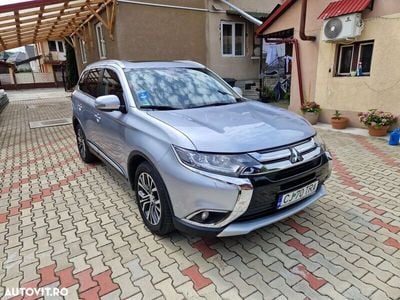 Argint Utilizat 2017 Mitsubishi Outlander Top SUV | 16.900 EUR (Scump)