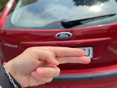 Utilizat 2005 Ford Focus Hatchback | 2.350 EUR (Puțin scump)