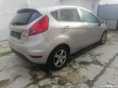 Utilizat 2012 Ford Fiesta Hatchback | 2.500 EUR (Super Preț)