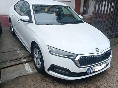 Second-hand Skoda Octavia Ambition 110 CP (80 kW) 2022 Culoarealb Berlinǎ