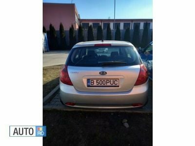 Second-hand Kia Ceed 109 CP (80 kW) 2009 Gri Hatchback