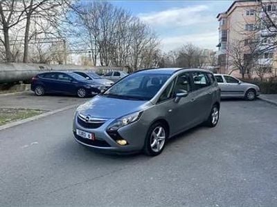 Gri Utilizat 2015 Opel Zafira Monovolum | 8.500 EUR (Puțin scump)