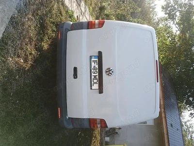 Alb Utilizat 2009 VW T5 Van | 4.800 EUR (Super Preț)