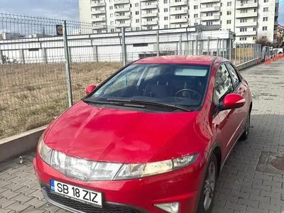 Second-hand Honda Civic Comfort 100 CP (73 kW) 2011 Culoarerosu Hatchback