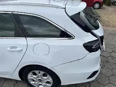 Alb Utilizat 2023 Kia Ceed Sportswagon Break | 13.500 EUR