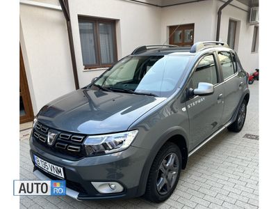 Second-hand Dacia Sandero 90 CP (66 kW) 2018 Gri Hatchback