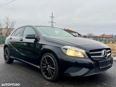 Culoarenegru Utilizat 2014 Mercedes A180 Style Hatchback | 6.900 EUR (Super Preț)