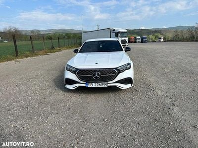 Second-hand Mercedes E200 AMG line 204 CP (150 kW) 2023 Culoarealb Berlinǎ