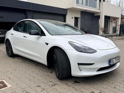 Second-hand Tesla Model 3 Performance 377 kW (513 CP) 2022 Culoarealb Berlinǎ