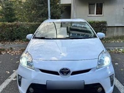 Alb Utilizat 2014 Toyota Prius Hatchback | 7.950 EUR (Super Preț)