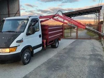 Second-hand Iveco 35.12 120 CP (88 kW) 2004 Van