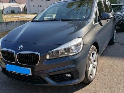 Second-hand BMW 218 Luxury Line 150 CP (110 kW) 2015 Culoarealbastru Monovolum