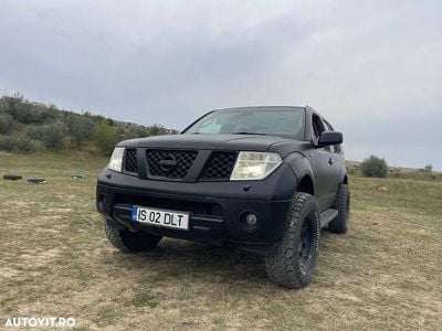 Culoarenegru Utilizat 2005 Nissan Pathfinder SUV | 4.750 EUR (Preț OK)