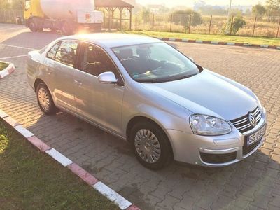 Second-hand VW Jetta 102 CP (75 kW) 2006 Gri Berlinǎ