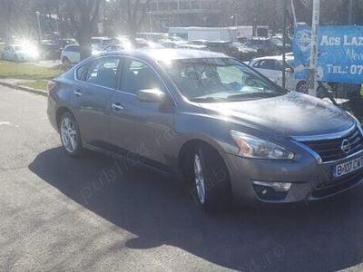 Utilizat 2015 Nissan Altima Berlinǎ | 7.850 EUR