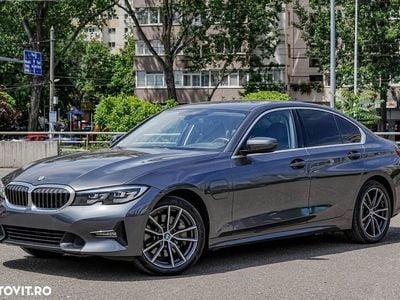 BMW 330e