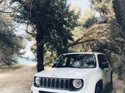 Second-hand Jeep Renegade Sport 120 CP (88 kW) 2021 Culoarealb SUV
