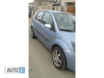 Second-hand Ford Fiesta 50 CP (36 kW) 2007 Albastru Hatchback