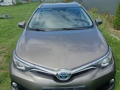 Toyota Auris Hybrid