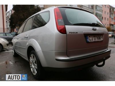 Gri Second-hand 2005 Ford Focus Break | 3.490 EUR (Scump)