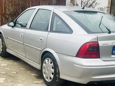 Utilizat 2000 Opel Vectra Berlinǎ | 2.000 EUR