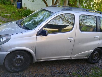 second-hand Toyota Yaris Verso 1.5 benzina 2001