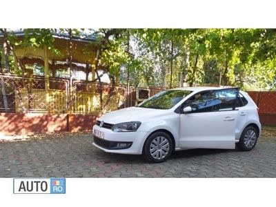 Alb Utilizat 2009 VW Polo Coupe | 4.200 EUR (Scump)