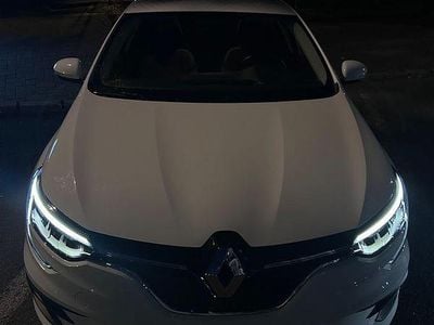 Second-hand Renault Mégane IV 140 CP (102 kW) 2023 Culoarealb Berlinǎ