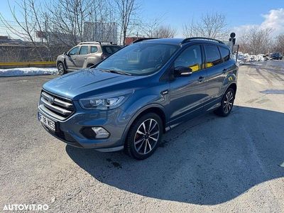 Second-hand Ford Kuga ST-Line 180 CP (132 kW) 2019 Culoarealbastru SUV