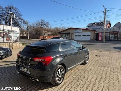 Culoarealbastru Utilizat 2013 Citroën DS5 Chic Hatchback | 6.500 EUR