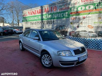 Second-hand Skoda Superb 131 CP (96 kW) 2003 Argintiu Berlinǎ