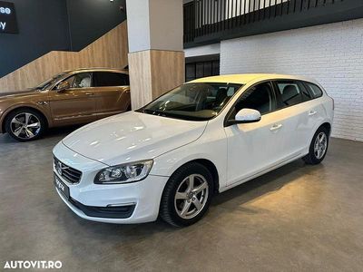 Second-hand Volvo V60 120 CP (88 kW) 2015 Culoarealb Break