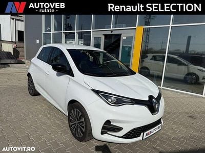 Second-hand Renault Zoe Iconic 99 kW (135 CP) 2023 Alb Hatchback