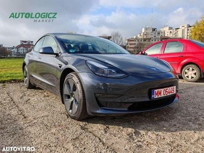 Culoaregri Utilizat 2021 Tesla Model 3 Berlinǎ | 27.990 EUR (Preț bun)