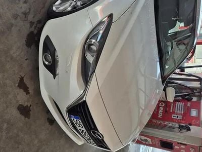 Alb Second-hand 2016 Mazda 3 Hatchback | 7.700 EUR (Super Preț)
