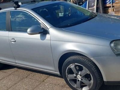 Second-hand VW Jetta Comfortline 105 CP (77 kW) 2007 Gri Berlinǎ