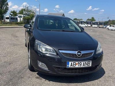 Second-hand Opel Astra Edition 110 CP (80 kW) 2012 Culoarenegru