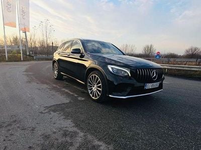 Culoarenegru Utilizat 2016 Mercedes GLC220 AMG line SUV | 23.800 EUR (Scump)