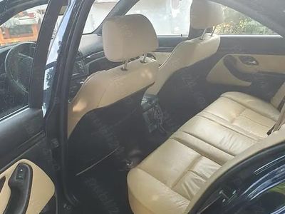 Utilizat 2000 BMW 525 Berlinǎ | 6.500 EUR